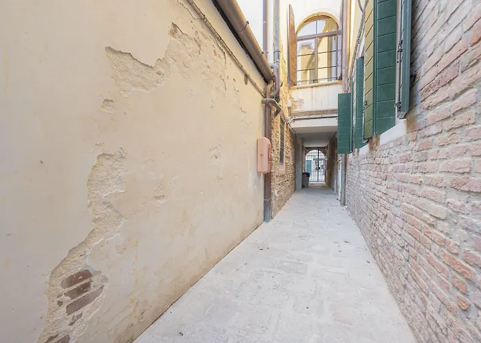 Grifalcon D'Oro - Venice City Center