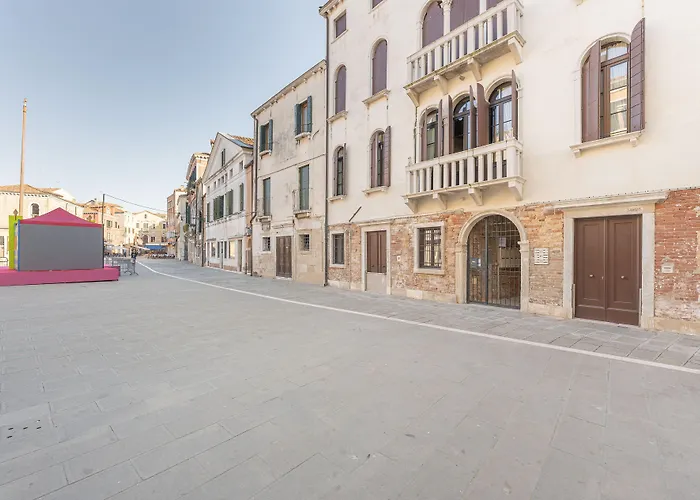 Grifalcon D'Oro - Venice City Center